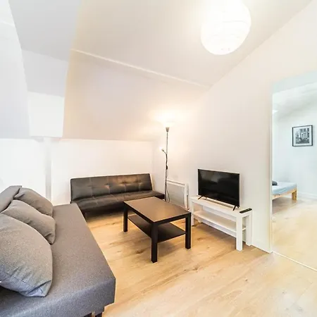 Le Pelisson 6 People Functional Gratte Ciel